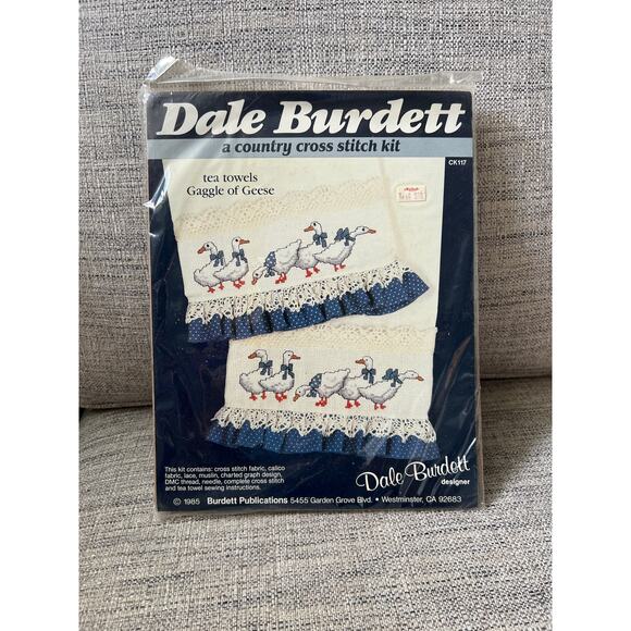 Dale Burdett GAGGLE OF GEESE Tea Towels Country Cross Stitch Kit CK117 1985 NOS - Picture 1 of 2